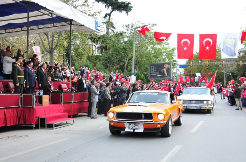  Klasik otomobillerle 29 Ekim