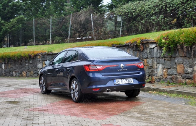  Renault Megane Sedan 1.2 TCe EDC