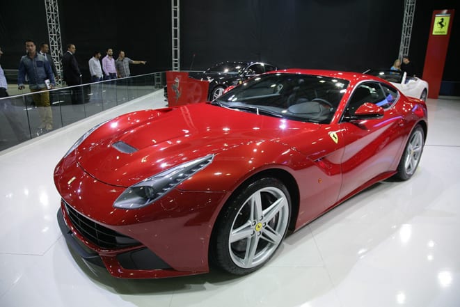  Ferrari F12berlinetta’ya Altın Direksiyon
