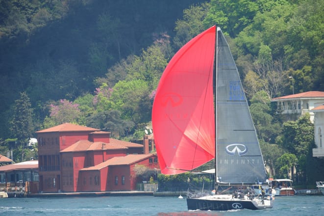  Beneteau’nun yelkenlerine Infiniti rüzgarı