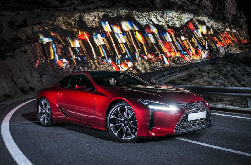  Lexus Kısa Filmleri LC500 ile sürüyor