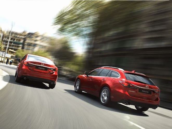  Mazda6 tehlikeleri algılıyor, çarpışmalardan kaçıyor