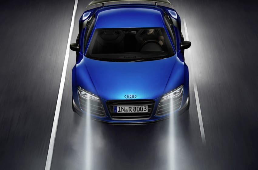  Lazer farlı ilk seri üretim otomobil: R8 LMX