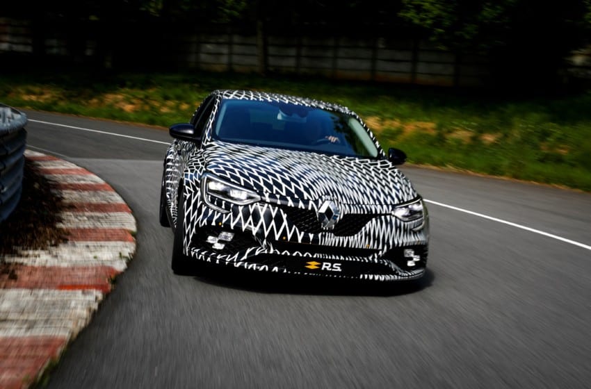  Yeni Megane R.S.’in örtüsü kalkıyor