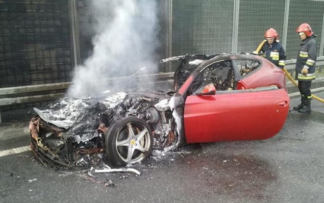  Ferrari’nin içi yanıyor!
