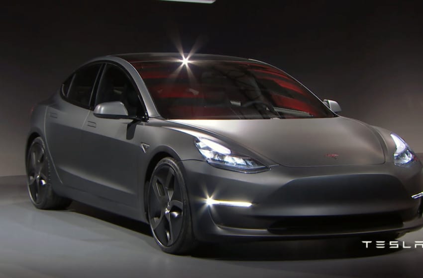  Tesla’nın yeni modeline sipariş patlaması