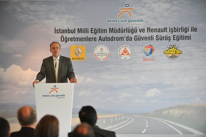  Öğretmenlere eğitim şart